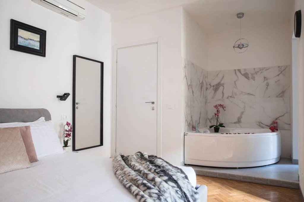 Pink Intimate Jacuzzi Suite Trastevere - Top Collection Rom Eksteriør billede